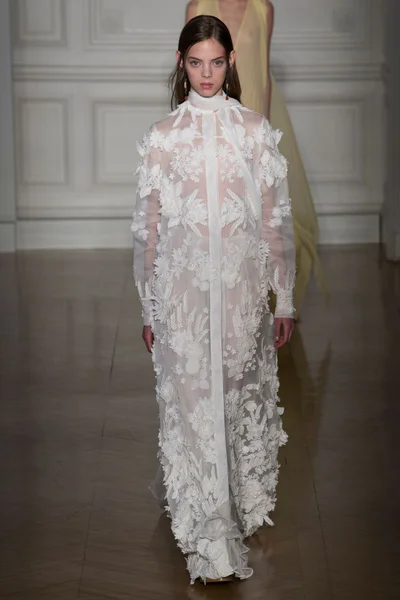 Look 50